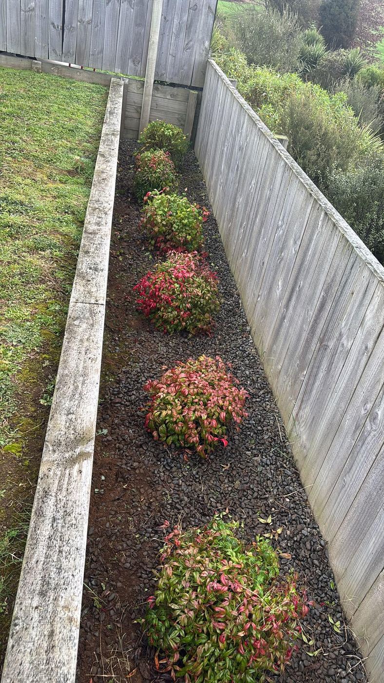 Freshly weeded and mulched garden bed by JR Lawn Mowing