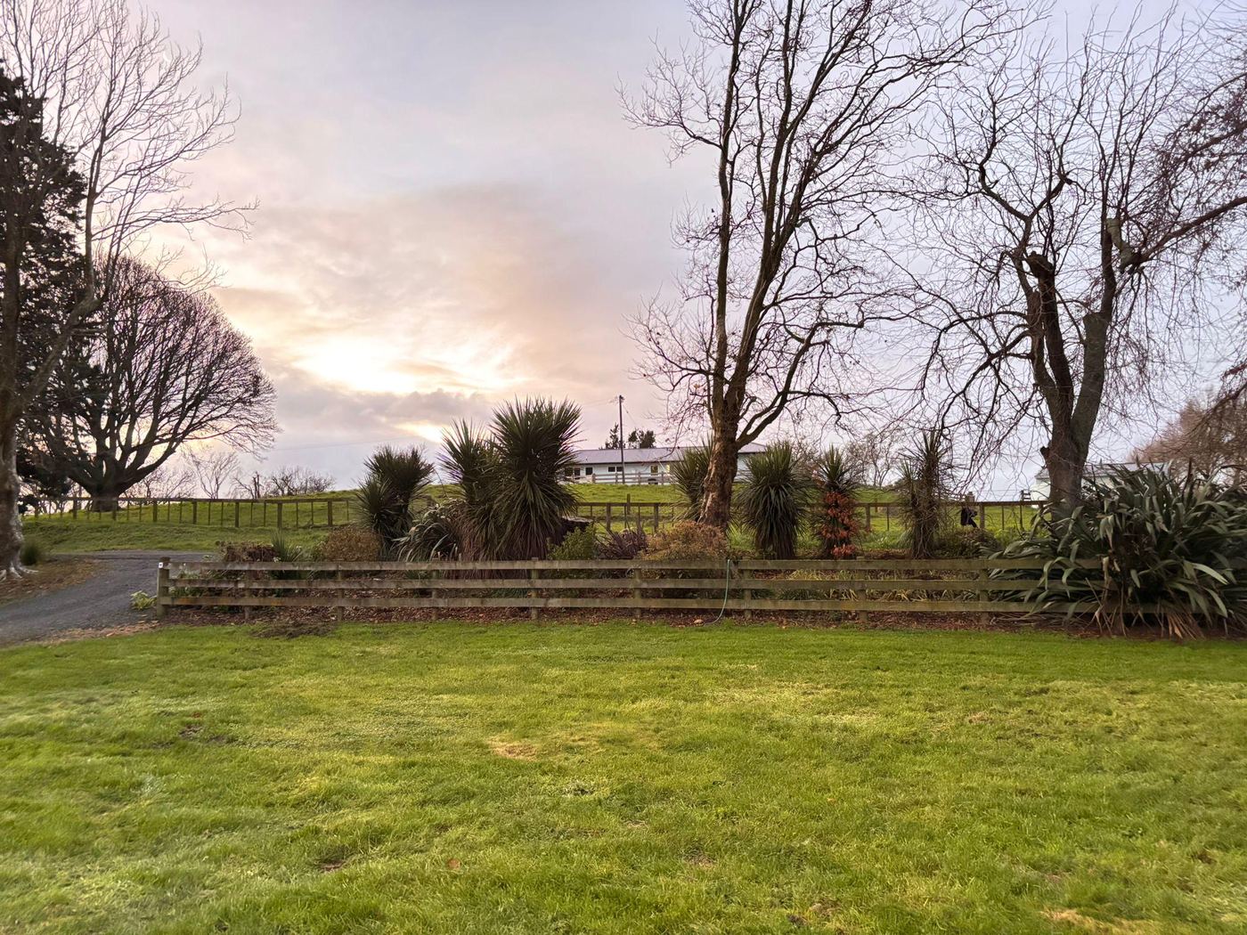 Tidy garden and fence line by JR Lawn Mowing